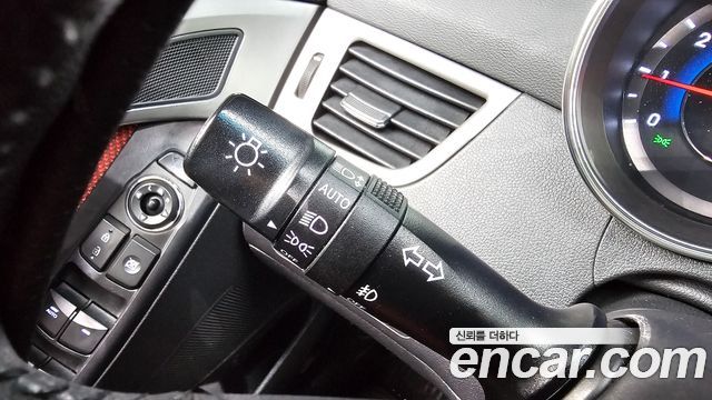Hyundai AVANTE 2012 — photo 31