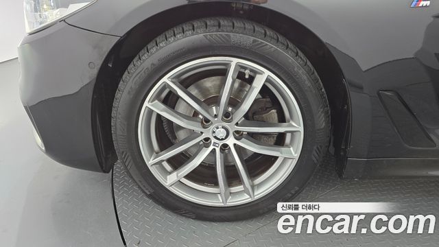 BMW 5-Series 2017 — photo 5