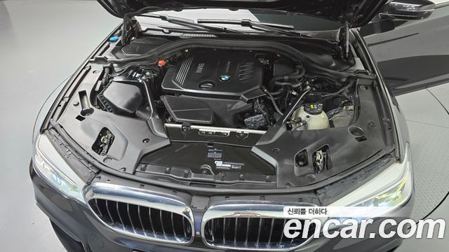 BMW 5-Series 2017 — photo 6