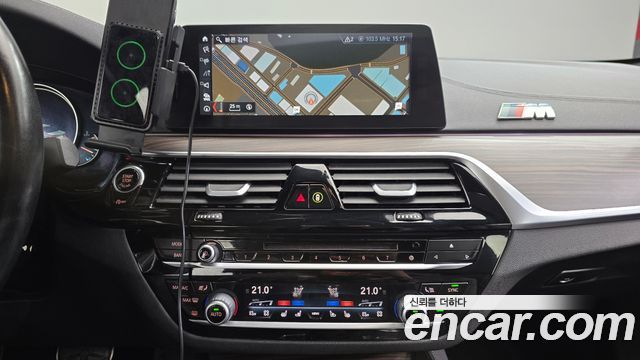 BMW 5-Series 2017 — photo 12