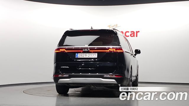 Kia Canival 2023 — photo 4