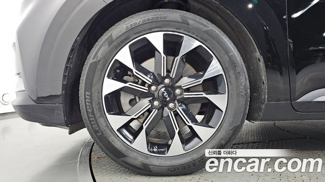 Kia Canival 2023 — photo 5