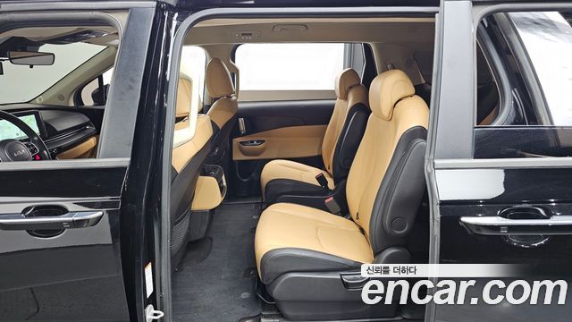 Kia Canival 2023 — photo 11