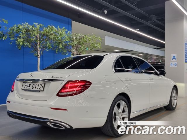 Mercedes-Benz E-Class 2017 — photo 6