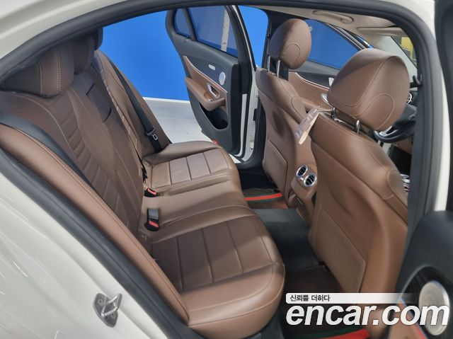 Mercedes-Benz E-Class 2017 — photo 7