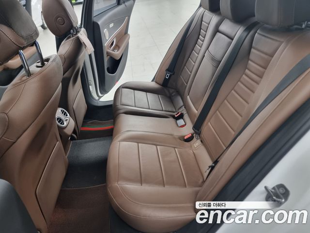 Mercedes-Benz E-Class 2017 — photo 8