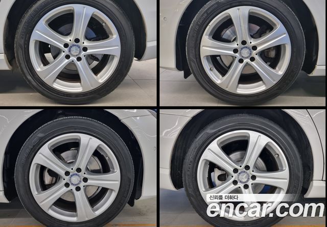 Mercedes-Benz E-Class 2017 — photo 16