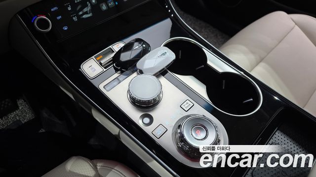 Genesis GV70 2025 — photo 12
