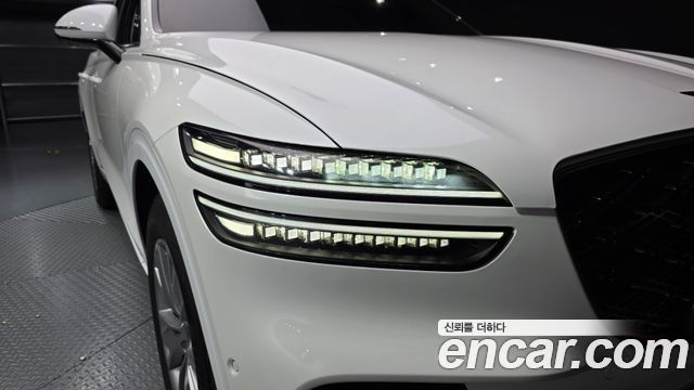 Genesis GV70 2025 — photo 8