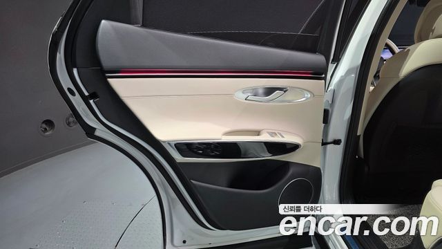 Genesis GV70 2025 — photo 15
