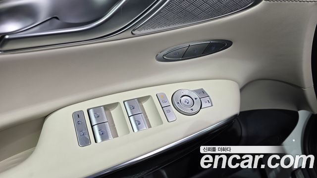 Genesis GV70 2025 — photo 32