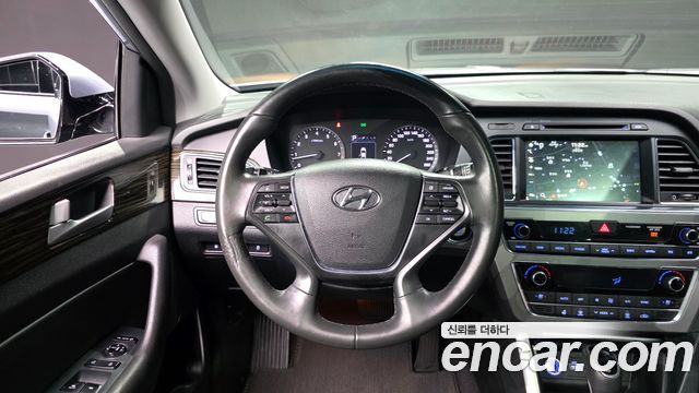 Hyundai Sonata 2017 — photo 19