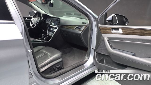 Hyundai Sonata 2017 — photo 16