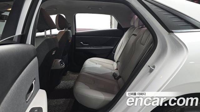Hyundai AVANTE 2021 — photo 18