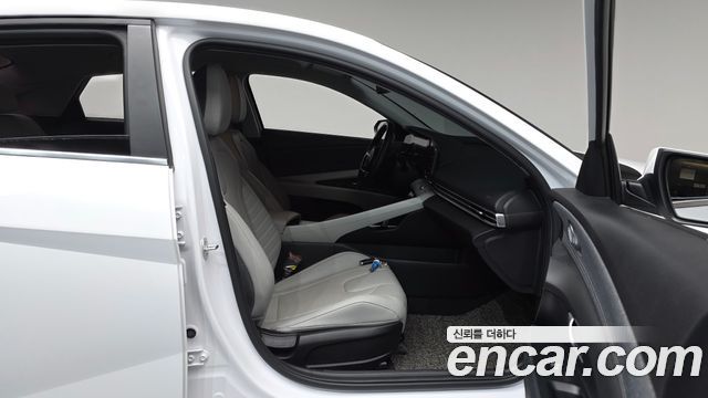 Hyundai AVANTE 2021 — photo 16
