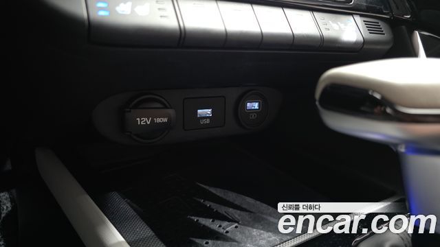 Hyundai AVANTE 2021 — photo 32