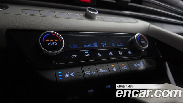 Hyundai AVANTE 2021 — photo 34