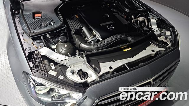 Mercedes-Benz E-Class 2021 — photo 6