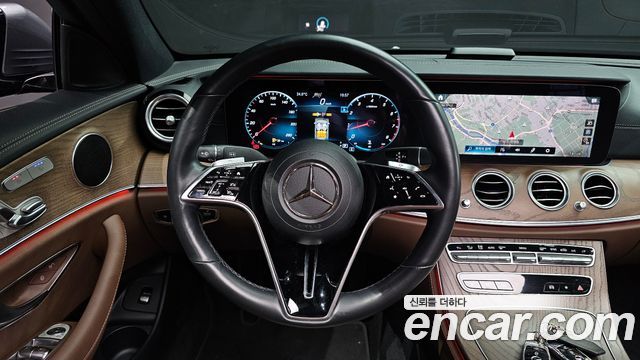 Mercedes-Benz E-Class 2021 — photo 18