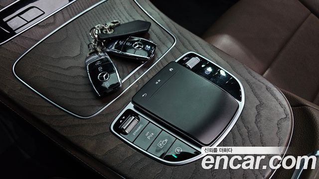 Mercedes-Benz E-Class 2021 — photo 23
