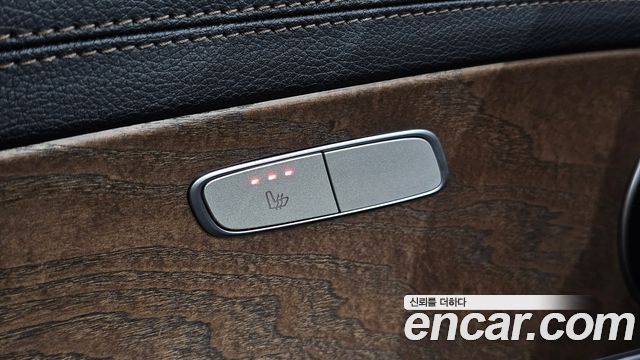 Mercedes-Benz E-Class 2021 — photo 25