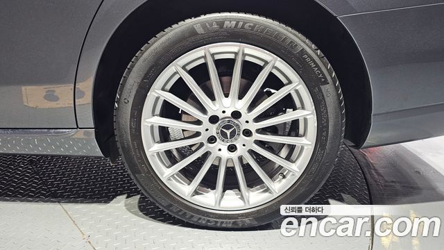 Mercedes-Benz E-Class 2021 — photo 7