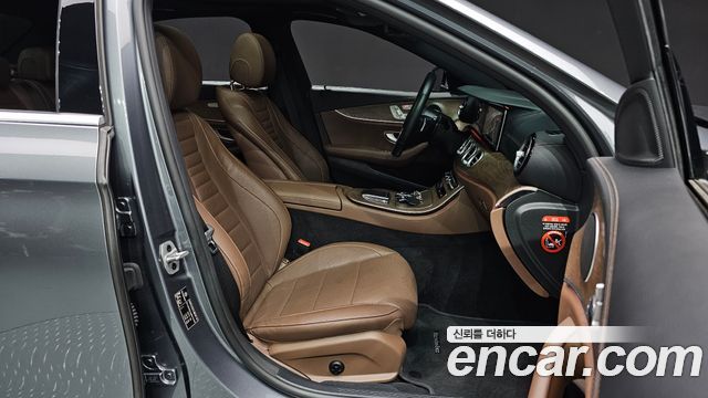 Mercedes-Benz E-Class 2021 — photo 16