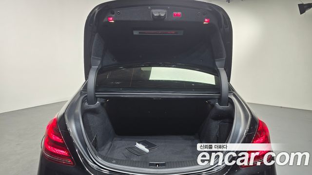 Mercedes-Benz S-Class 2018 — photo 17
