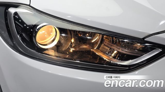 Hyundai AVANTE 2017 — photo 8