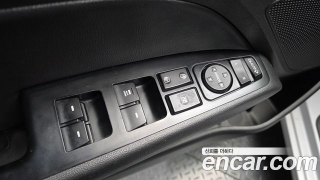 Hyundai AVANTE 2017 — photo 29