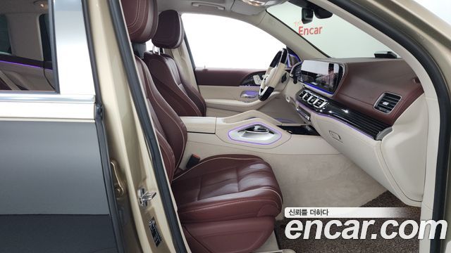 Mercedes-Benz GLS-Class 2023 — photo 16