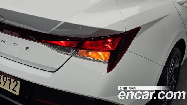 Hyundai AVANTE 2024 — photo 9