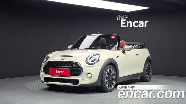 Mini Cooper Convertible 2019 — photo 1