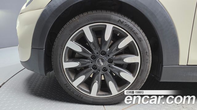 Mini Cooper Convertible 2019 — photo 5