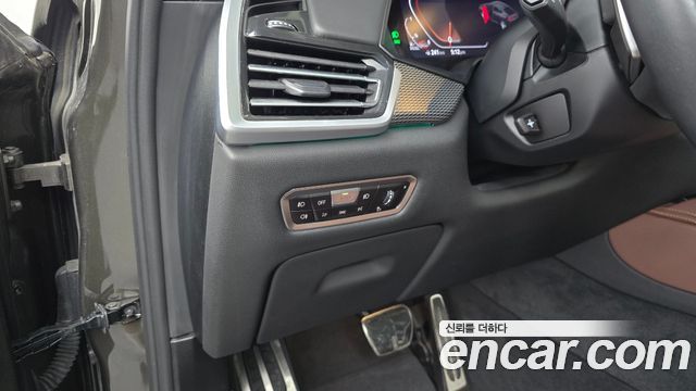 BMW X6 2021 — photo 26