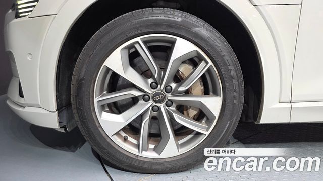Audi e-tron 2020 — photo 5