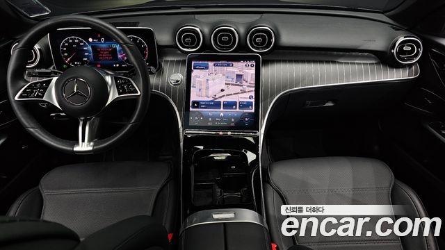 Mercedes-Benz C-Class 2024 — photo 10