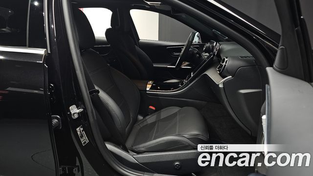 Mercedes-Benz C-Class 2024 — photo 13