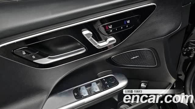 Mercedes-Benz C-Class 2024 — photo 24