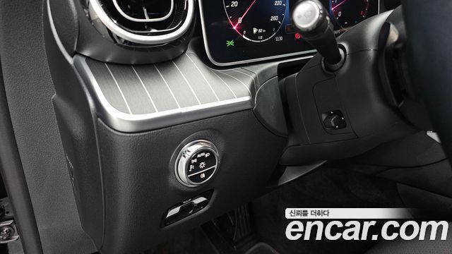 Mercedes-Benz C-Class 2024 — photo 25