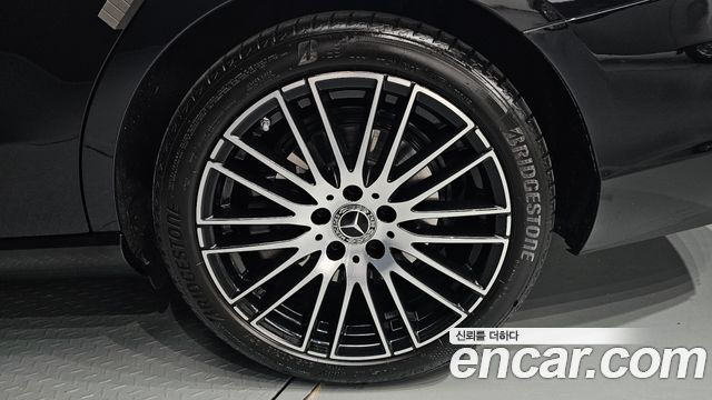Mercedes-Benz C-Class 2024 — photo 7