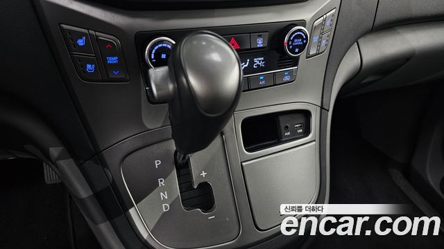 Hyundai Starex 2018 — photo 12