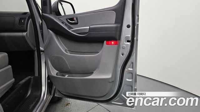 Hyundai Starex 2018 — photo 14