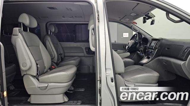Hyundai Starex 2018 — photo 16