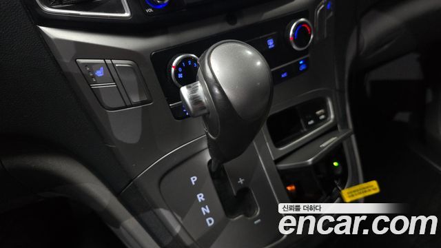Hyundai Starex 2021 — photo 12
