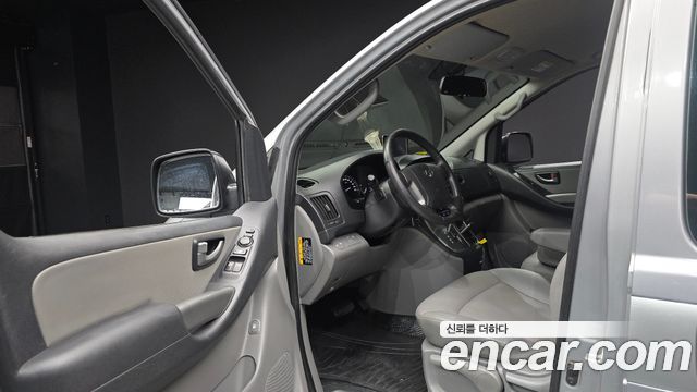 Hyundai Starex 2021 — photo 13