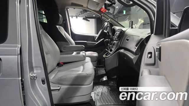 Hyundai Starex 2021 — photo 16