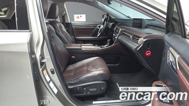 Lexus RX 2019 — photo 17