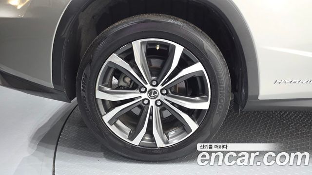 Lexus RX 2019 — photo 7
