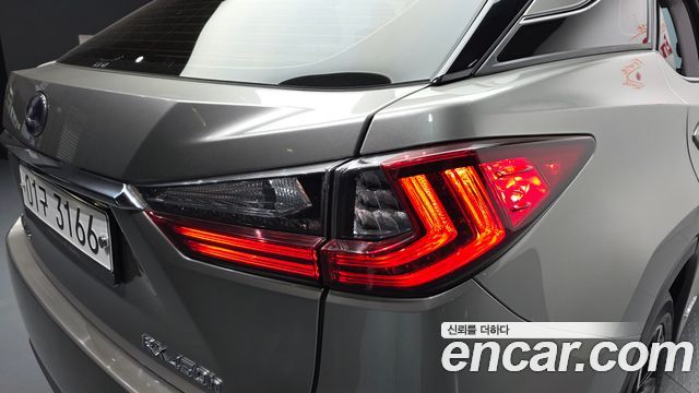 Lexus RX 2019 — photo 9